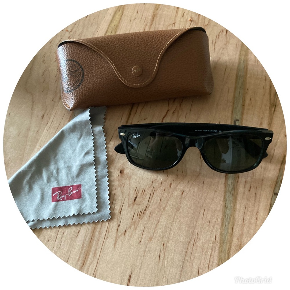 Rayban RB2132 Black Wayfarer Sunglasses